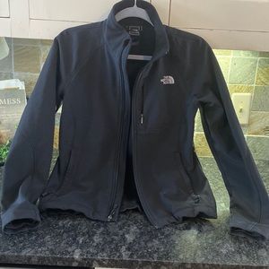 NORTH FACE SHELL 🖤 lined and cozy.. zip front